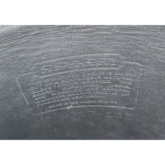 Vintage Coach 132 Compact Crossbody Bag Black Leather USA Brass Turnlock - Picture 3 of 16